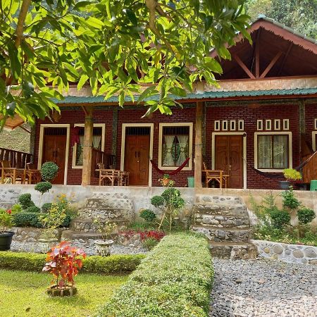Sahnan Guest House Bukit Lawang Bagian luar foto