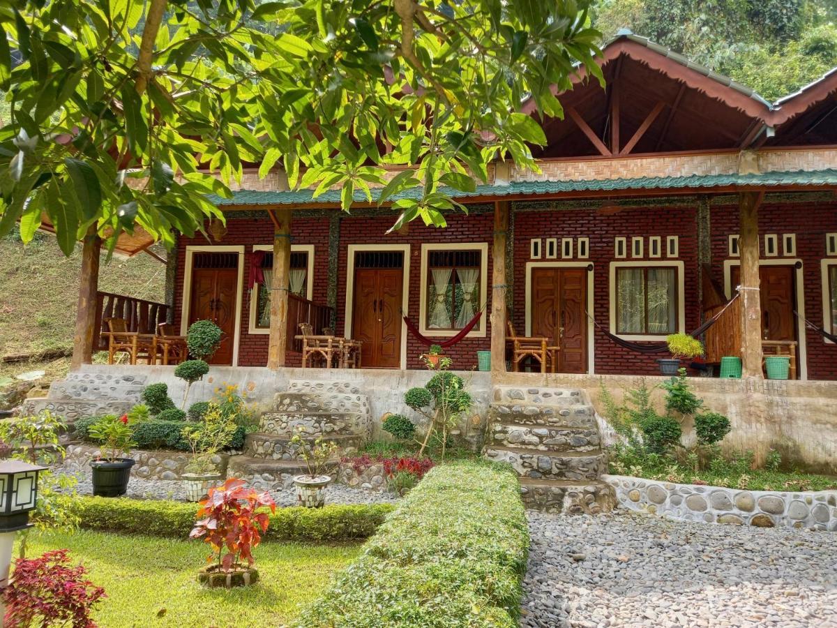 Sahnan Guest House Bukit Lawang Bagian luar foto