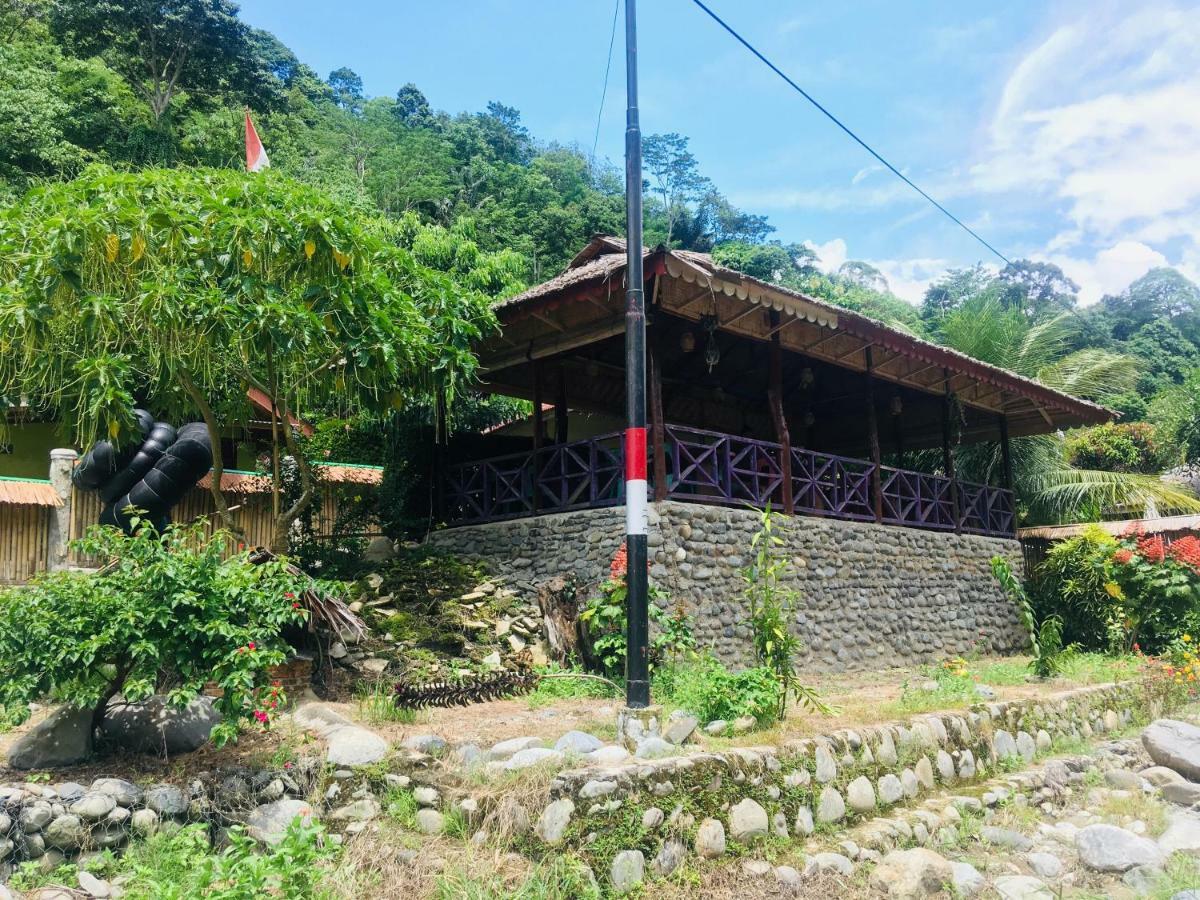 Sahnan Guest House Bukit Lawang Bagian luar foto